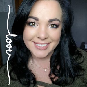 Meet your Posher, Monica